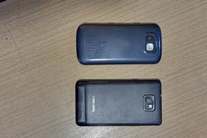 Мобільні телефони Samsung Galaxy, та  Fly