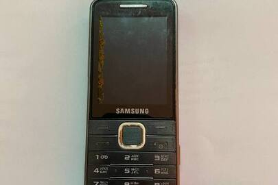 Мобільний телефон Самсунг GT-S5610, в корпусі чорного кольору, в незадовільному стані