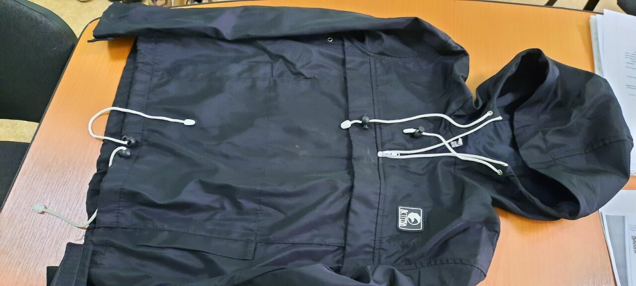  Спортивна кофта чорного кольору з капюшоном марки “Ястребь”