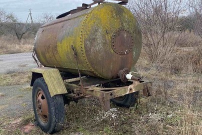 Бочка металева клепана, на колесах б/в, робочий стан не перевірявся