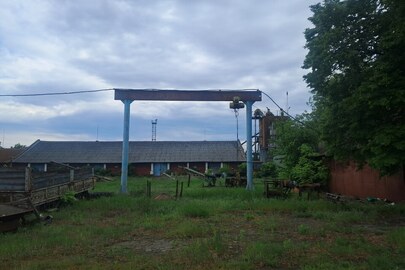 Тельферна балка в неробочому стані. бувша у використанні