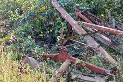 Металобрухт, загальною вагою три тонни (три тисячі кілограм)