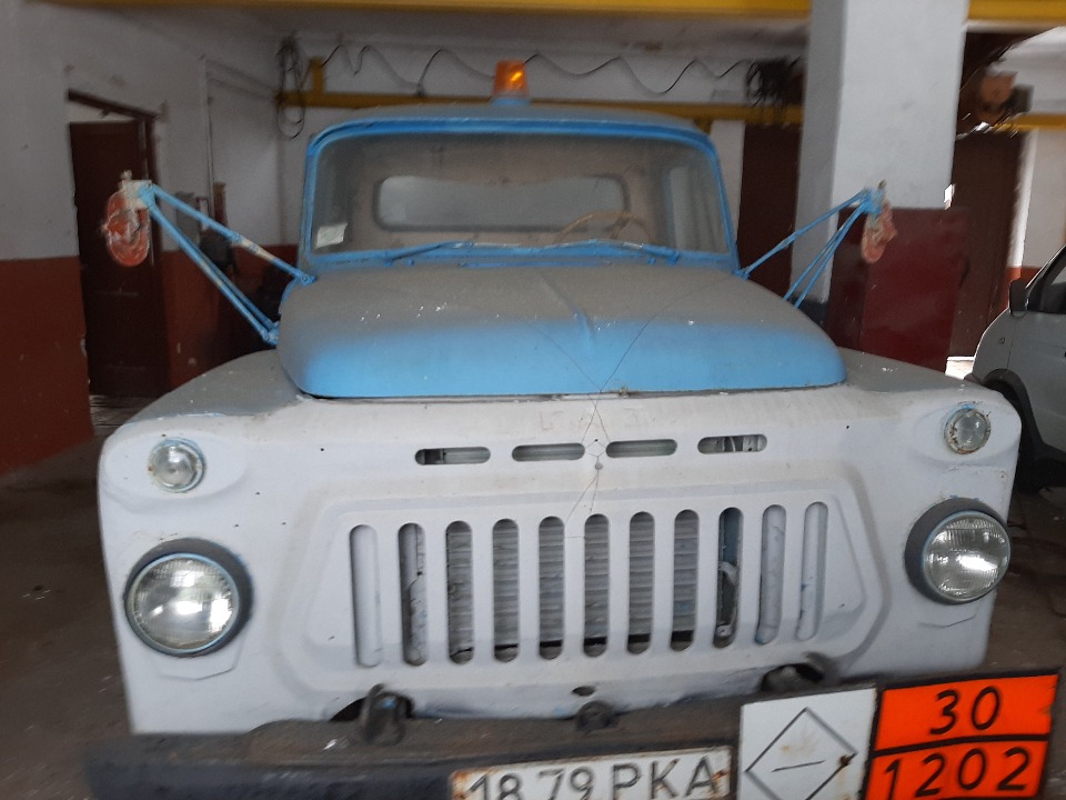 Вантажний автомобіль ГАЗ 52 (паливозаправник), 1977 р.в., номер шасі 0055812, синього кольору, ДНЗ: 1879РКА  