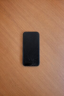 Конфісковане майно за рішенням суду: мобільний телефон марки Iphone Pro Max 15,IMEI1: 358066142803419, IMEI2: 358066142500171 з сім картою мобільного оператора ПрАТ "Київстар" +380969204139, б/в