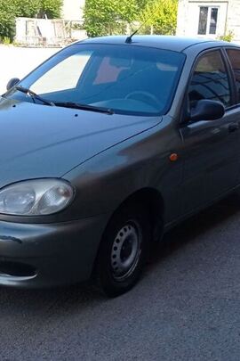 1/2 частка транспортного засобу марки Daewoo, модель Lanos 2006 р.в.,VIN - SUPTF69YD6W271116, тип - загальний легковий седан, реєстраційний номер ВН4416ЕЕ, колір - зелений