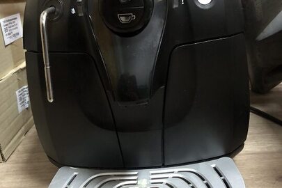 Кавоварка марки PHILIPS Saeco Xsmall, чорного кольору, потужність 1300-1400 Вт, в робочому стані, була у використанні 