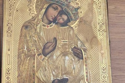 Цільно-дерев'яна ікона  в кількості 2 шт., бувша у використанні