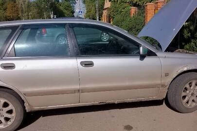 Легковий автомобіль VOLVO V 40, ДНЗ BNL117, 2000 рік випуску, сірого кольору, номер кузова YVIVW7313YF559217