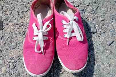 Кросівки розового кольору 1 пара