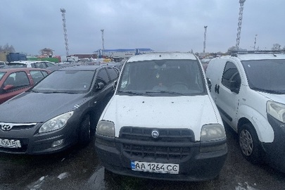 Колісний транспортний засіб, марки FIAT, моделі DOBLO, тип – універсал - В, 2004 року випуску, шасі № ZFA22300005284500, реєстраційний номер АА1264СС