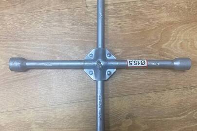 Балонний ключ хрестовий 17*19*21*1/2 універсальний для авто, стан б/в