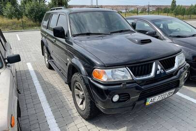 Легковий транспортний засіб марки MITSUBISHI моделі PAJERO, чорного кольору, 2007 року випуску, номерний знак АЕ7722ВМ, VIN (номер кузова): JMB0NK9407J003551