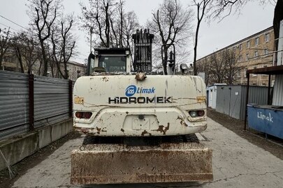 Спецтехніка в кількості 5 одиниць, б/в