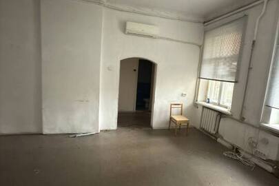 Трикімнатна квартира, загальнною площею 63,2 кв.м., розташована за адресою: Дніпропетровська обл., м.Дніпро, вул.Вернадського Володимира, буд.15, кв.5, РНОНМ 18010712101