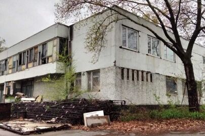 Іпотека. Будівлі РНОНМ 16355723101, будівлі РНОНМ 1960657123101 та земельні ділянки: К/Н 2310100000:07:036:0076, пл. 0.5168 га; К/Н 2310100000:07:036:0077, пл. 7.4071 га, за адресою: Запорізька обл., м. Запоріжжя, вул. Поради Олексія (Димитрова) 52