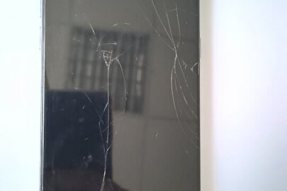 Конфіскація майна за рішенням суду: мобільний телефон марки "Samsung", модель "SM-A600FN/DS" б/в