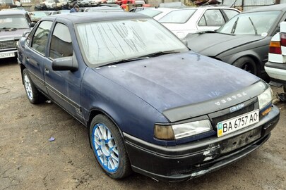 Легковий автомобіль марки «OPEL», модель «VEKTRA», 1989 р.в., реєстраційний державний номер ВА6757АО, тип кузова – СЕДАН-В, № шасі (кузова) W0L000087К1081166, колір - синій