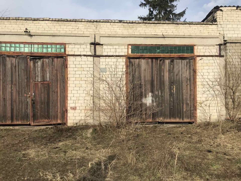 Нежитлова будівля, автогараж Б-1,загальною площею 226,2 кв.м., який знаходиться за адресою: Львівська область, Жидачівський р.(Стрийський р),смт. Гніздичів,вул. Коновальця,2л