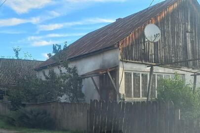 Житловий будинок на дві жилі кімнати, загальною площею 72 кв.м, житловою площею 35,4 кв.м, що знаходиться за адресою: Закарпатська область, Хустський район, с. Боронява, вулиця Миру, будинок 46