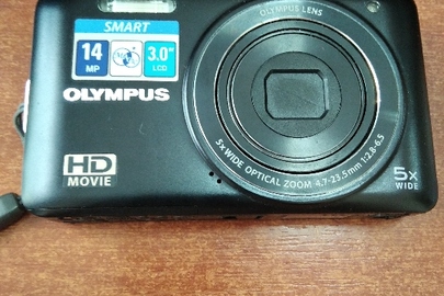 Цифровий фотоапарат марки «Olympus D-715»