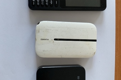 Конфіскація майна за Ухвалою суду: мобільний телефон марки "Viaan" IMEI 1: 355227071165559, IMEI 2: 355227071165557, WI-FI роутер "ZTE" IMEI: 867462054366574, WI-FI роутер "HUAWEI" IMEI: 869076046763090, бувші у використанні