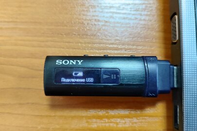 Флеш-носій Sony, об'ємом пам'яті 4 Gb, б/в