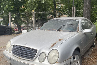 Транспортний засіб "MERCEDES BENZ CLK 200" 1999 року випуску, НЗ закордонної реєстрації країни Латвійська Республіка GEC042, № кузову WDB2083351F080715, колір сірий