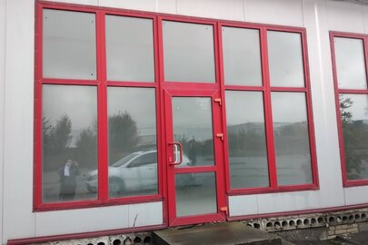 Кіоск (магазин) №9, квартал №17, алея №1, площею 28,0 м², реєстраційний номер майна:30212426, за адресою Хмельницька обл., Хмельницький р-н, Розсошанська с/р, автодорога Н-03 Житомир-Чернівці, 191км. + 520м. праворуч