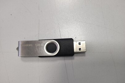Конфіскація майна за рішенням суду: Флеш накопичувач Goodram, 128gb, б/в