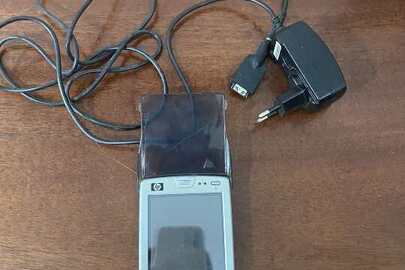 Смартфон HP iPAQ hw6915 з зарядним пристроєм