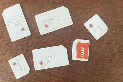Сім-карти 5 Vodavone, 1 MTS, у кількості - 6 шт