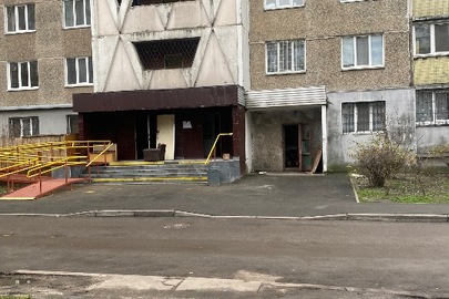 1/3 частка чотирикімнатної квартири, загальна площа (кв.м): 85.6, житлова площа (кв.м): 54.3, за адресою: м. Київ, вулиця Заболотного Академіка, будинок 62, квартира 44