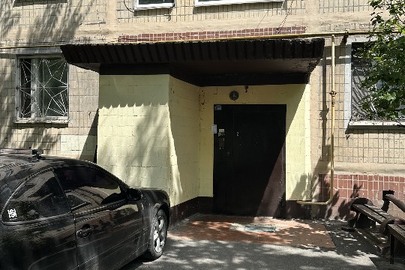 3/8 частка трикімнатної квартири, загальна площа (кв.м): 69,6, житлова площа (кв.м): 46,4 за адресою: Дніпропетровська обл., м. Дніпро, провулок Крушельницької, будинок 6, квартира 27