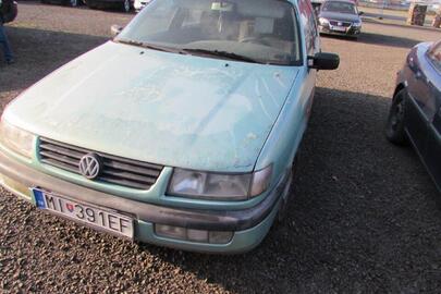 Т/З марки Volkswagen, модель Passat, 1994 року випуску, реєстраційний номерний знак MI391EF, кузов № WVWZZZ3AZRE039688, зеленого кольору