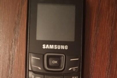 Мобільний телефон марки "SAMSUNG", моделі "GT-E1200M", бувший у використанні