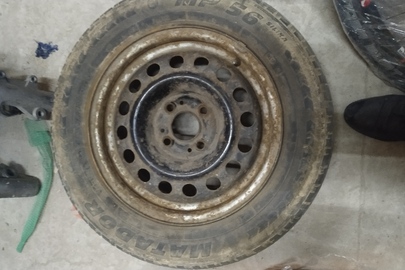 Колесо ходове марки Matador, розміром 185/65 R14, з металевим диском, пошкоджене розрізом