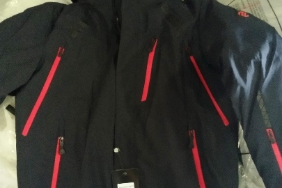 Куртки із синтетичних матеріалів в асортименті, торгової марки «WHSROMA», у кількості 89 шт.