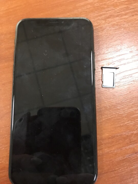 Мобільний телефон торгівельної марки «Apple» моделі «Iphone Х», сірого кольору, серійний номер:354876093081334, бувший у використанні