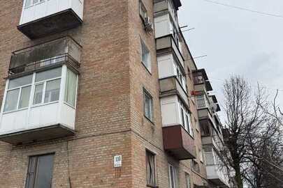 Однокімнатна квартира, загальною площею 23,2 кв.м., житловою площею 12,3 кв.м., що знаходиться за адресою: Кіровоградська обл., Новоукраїнський р., м. Новоукраїнка, вул. Тараса Шевченка, буд. 110, кв. 33