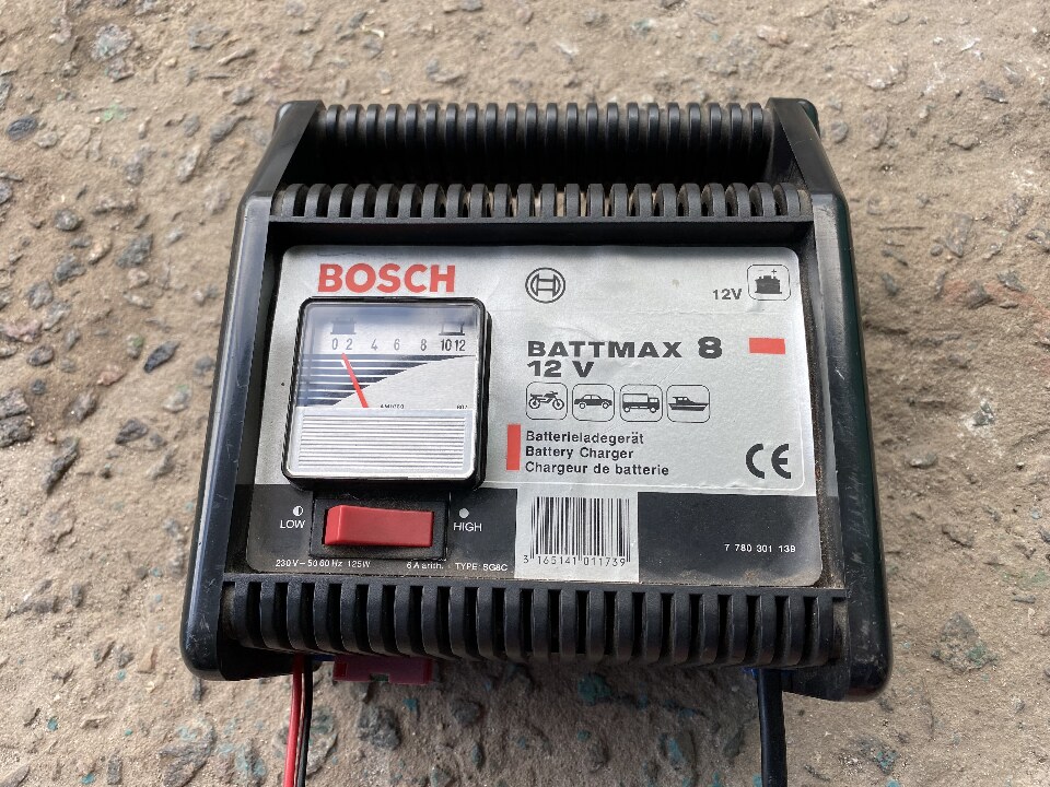 Зарядний пристрій Вosch battmax-8