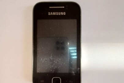 Мобільний телефон марки "Samsung C-5360" бувший у використанні в кількості 1 шт.