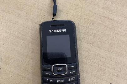 Мобільний телефон марки "Самсунг"
