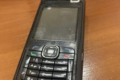 Мобільний телефон марки "Nokia N70" чорного кольору