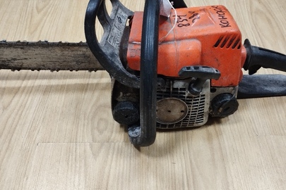 Конфіскація за рішенням суду: бензопила марки "Stihl" з маркувальним написом MS180, б/в, помаранчевого кольору