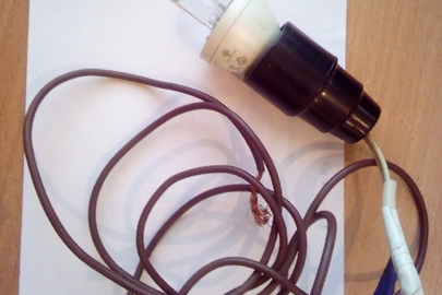 Цоколь з дротом в обмотці коричневого кольору лампочка "Philips 2W 12 mA 220-240V", 1од., б/в