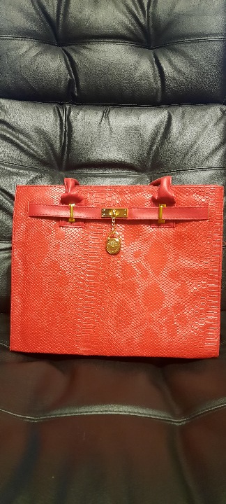 Жіноча сумка червоного кольору