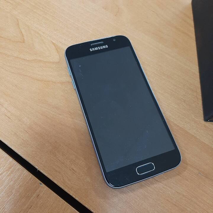 Мобільний телефон Samsung S7