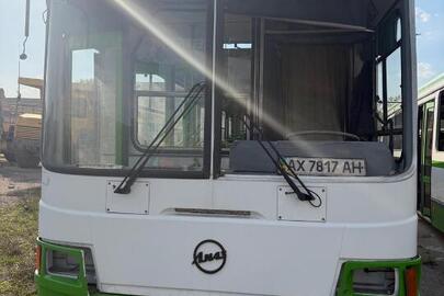 Автобус ЛИАЗ 5256, реєстраційний номер АХ7817АН, VIN/номер шасі (кузова, рами): XTY52563560015261, колір: БІЛИЙ, рік виробництва: 2006