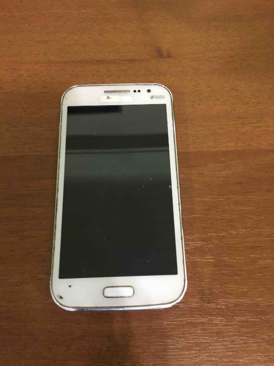 Мобільний телефон SAMSUNG GT-18552 білого кольору, б/в знаходиться у незадовільному стані, перевірити робочий стан телефону неможливо так, як відсутній зарядний пристрій