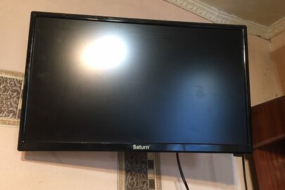 Телевізор SATURN чорного кольору в неробочому стані, діагональ 16, б/в